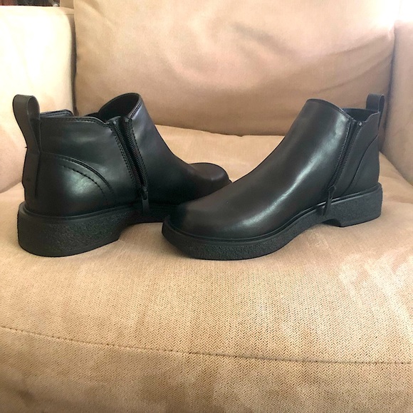 NEW Franco Sarto Black Chelsea Boots Women’s 9 Ankle Booties Zip Elastic - Picture 5 of 8